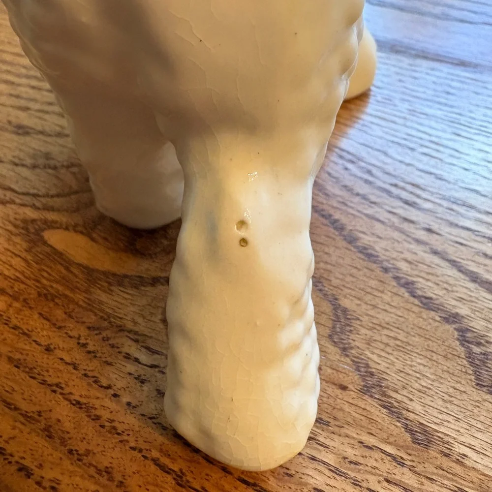 Charming Cream Lamb Vase - Picture 8 of 9